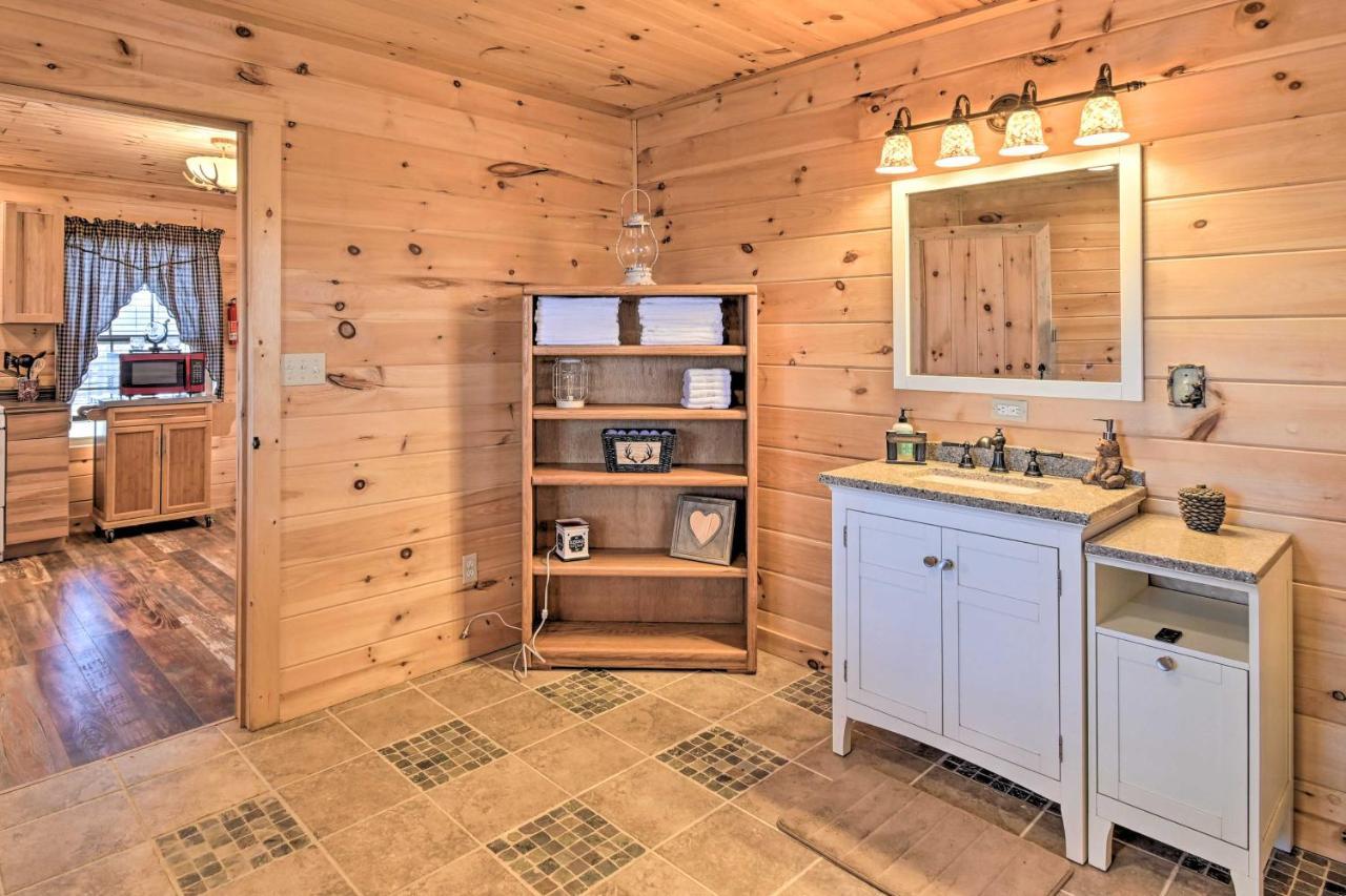 Quiet And Secluded Berea Cabin On 70-Acre Farm! Zewnętrze zdjęcie